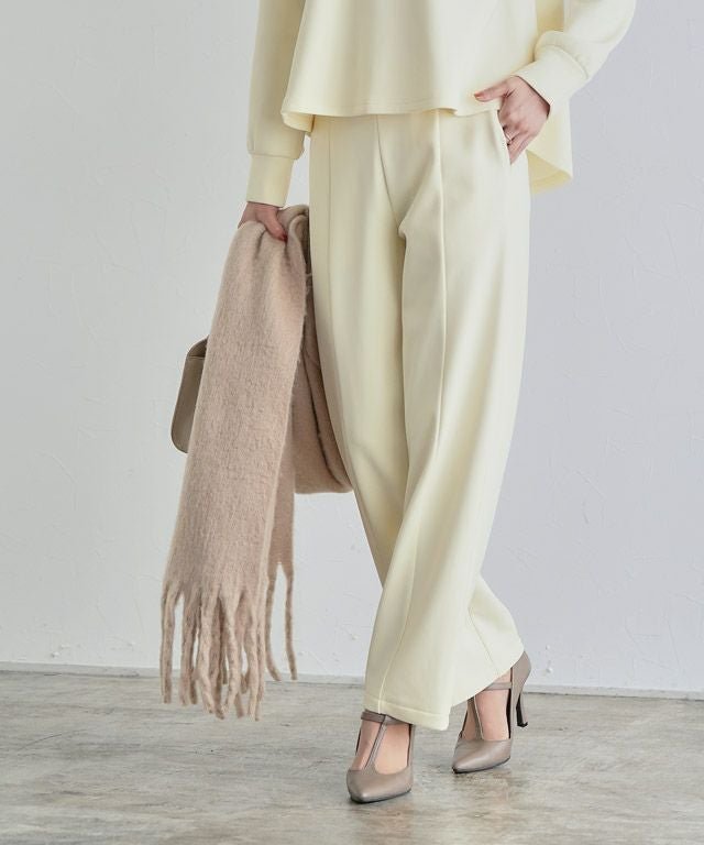 【ピエロ/Pierrot】のペアスキンベロアセンターシームストレートパンツ インテリア・キッズ・メンズ・レディースファッション・服の通販 founy(ファニー) 　ファッション　Fashion　レディースファッション　Fashion for Women　パンツ　Pants & Trousers　おすすめ　Recommended / Our Picks　ジョーゼット　Georgette, Semi-Sheer Fabric　ストレート　Straight, Straight Cut　プチプライス・低価格　Affordable / Budget Price　ベロア　Velour, Soft Velvet　楽ちん　Easy Fit, Comfortable　アイボリー|ID: prp329100003783133 ipo3291000000035935572