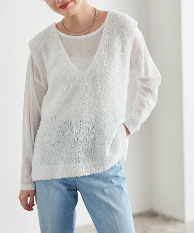 【ピエロ/Pierrot】の【アウトレットSALE!】リボンヤーンニットベスト インテリア・キッズ・メンズ・レディースファッション・服の通販 founy(ファニー) 　ファッション　Fashion　レディースファッション　Fashion for Women　アウター　Coat / Outerwear Collection　トップス・カットソー　Cut & Sew Tops　ニット　Knit Tops & Sweaters　ベスト&ジレ / 重ね着スタイル　Vests & Gilets　アウトレット　Outlet / Clearance　インナー　Innerwear　スリット　Slit, Slit Detail　ツイード　Twill, Twill Weave　トレンド　Trend, Trending Now　プチプライス・低価格　Affordable / Budget Price　ベスト　Vest, Waistcoat　ベーシック　Basic, Essential　リボン　Ribbon, Bow　オフホワイト|ID: prp329100003839626 ipo3291000000035934533