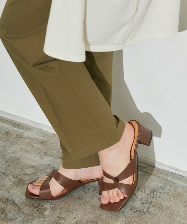 【ピエロ/Pierrot】の【アウトレットSALE!】ツイストアッパーサンダル インテリア・キッズ・メンズ・レディースファッション・服の通販 founy(ファニー) 　ファッション　Fashion　レディースファッション　Fashion for Women　アウトレット　Outlet / Clearance　シューズ　Shoes, Footwear　ツイスト　Tweed, Tweed Fabric　プチプライス・低価格　Affordable / Budget Price　ブラウン|ID: prp329100003899525 ipo3291000000036124040