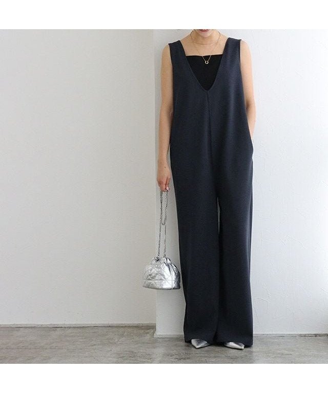 【ピエロ/Pierrot】のペアスキンVネックオールインワン インテリア・キッズ・メンズ・レディースファッション・服の通販 founy(ファニー) ファッション Fashion レディースファッション Fashion for Women ワンピース Dresses オールインワン・ワンピース Dresses and Jumpsuits インナー Innerwear プチプライス・低価格 Affordable / Budget Price リラックス Relax, Relaxed Fit エレガント 上品 Elegant ネイビー|ID: prp329100003903977 ipo3291000000036124084
