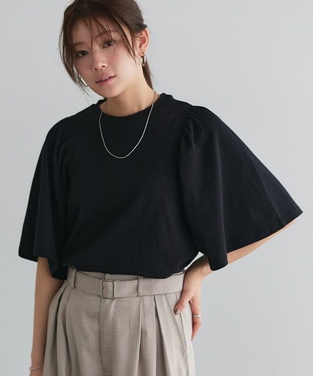 【ピエロ/Pierrot】のギャザースリーブTシャツ 人気、トレンドファッション・服の通販 founy(ファニー) ファッション Fashion レディースファッション Fashion for Women トップス・カットソー Cut & Sew Tops シャツ・ブラウス・オフィスカジュアル Elegant Blouses & Button-Ups ロングTシャツ・Tシャツ Longline T-Shirts & Tees ギャザー Gathered, Ruffled シンプル Simple, Minimal スリーブ Sleeve, Long Sleeve / Short Sleeve フレア Flare, Flared プチプライス・低価格 Affordable / Budget Price other-1|ID: prp329100003921642 ipo3291000000032551850