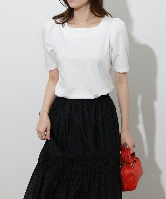 【ピエロ/Pierrot】の接触冷感スクエアネックパフスリーブTシャツ インテリア・キッズ・メンズ・レディースファッション・服の通販 founy(ファニー) 　ファッション　Fashion　レディースファッション　Fashion for Women　トップス・カットソー　Cut & Sew Tops　シャツ・ブラウス・オフィスカジュアル　Elegant Blouses & Button-Ups　ロングTシャツ・Tシャツ　Longline T-Shirts & Tees　カットソー　Cut and Sewn Top　ギャザー　Gathered, Ruffled　スクエア　Square, Square Shape　スリーブ　Sleeve, Long Sleeve / Short Sleeve　デコルテ　Décolleté, Neckline　フェミニン　Feminine, Girly　プチプライス・低価格　Affordable / Budget Price　エレガント 上品　Elegant　167cm / オフホワイト / M|ID: prp329100003987343 ipo3291000000032620943