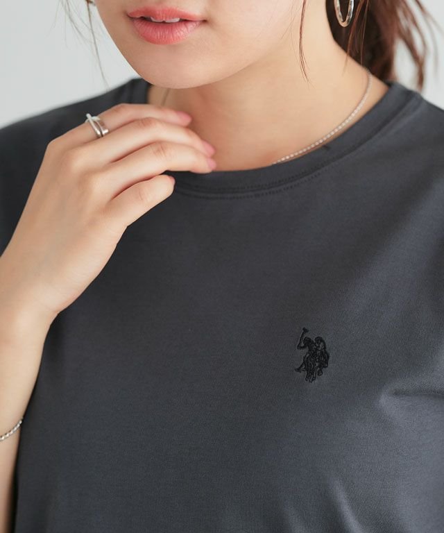 【ピエロ/Pierrot】の【U.S. POLO ASSN.】Tシャツ [Pierrot] インテリア・キッズ・メンズ・レディースファッション・服の通販 founy(ファニー) 　ファッション　Fashion　レディースファッション　Ladies' Fashion Online　トップス・カットソー　Tops/Tshirt　シャツ/ブラウス　Shirts/Blouses　ロング / Tシャツ　T-Shirts　フィット　Fit　プチプライス・低価格　Affordable　ワンポイント　One Point　エレガント 上品　Elegant　チャコール×ブラック|ID: prp329100004015796 ipo3291000000032564650