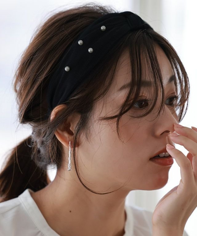 【ピエロ/Pierrot】のチュール×パールカチューシャ インテリア・キッズ・メンズ・レディースファッション・服の通販 founy(ファニー) 　ファッション　Fashion　レディースファッション　WOMEN　シュシュ / ヘアアクセ　Hair Accessories　おすすめ　Recommend　アクセサリー　Accessories　シンプル　Simple　チュール　Tulle　ドレス　Dress　パール　Pearl　フェミニン　Feminine　プチプライス・低価格　Affordable　ワイド　Wide　ブラック / F|ID: prp329100004153331 ipo3291000000028907939