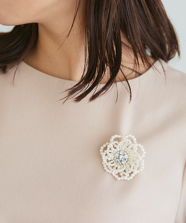 【ピエロ/Pierrot】の【E会場】選べるミドルパールフラワーコサージュ[Pierrot] インテリア・キッズ・メンズ・レディースファッション・服の通販 founy(ファニー) 　ファッション　Fashion　レディースファッション　Fashion for Women　おすすめ　Recommended / Our Picks　アクセサリー　Fashion Accessories　パール　Pearl, Pearl Accent　ブローチ　Brooch, Pin Brooch　プチプライス・低価格　Affordable / Budget Price　エレガント 上品　Elegant　A / F|ID: prp329100004157832 ipo3291000000036120898