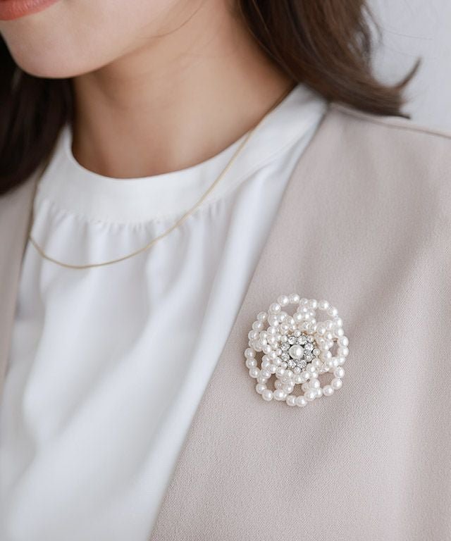 【ピエロ/Pierrot】の【E会場】選べるミドルパールフラワーコサージュ[Pierrot] インテリア・キッズ・メンズ・レディースファッション・服の通販 founy(ファニー) 　ファッション　Fashion　レディースファッション　Fashion for Women　おすすめ　Recommended / Our Picks　アクセサリー　Fashion Accessories　パール　Pearl, Pearl Accent　ブローチ　Brooch, Pin Brooch　プチプライス・低価格　Affordable / Budget Price　エレガント 上品　Elegant　B / F|ID: prp329100004157832 ipo3291000000036120900