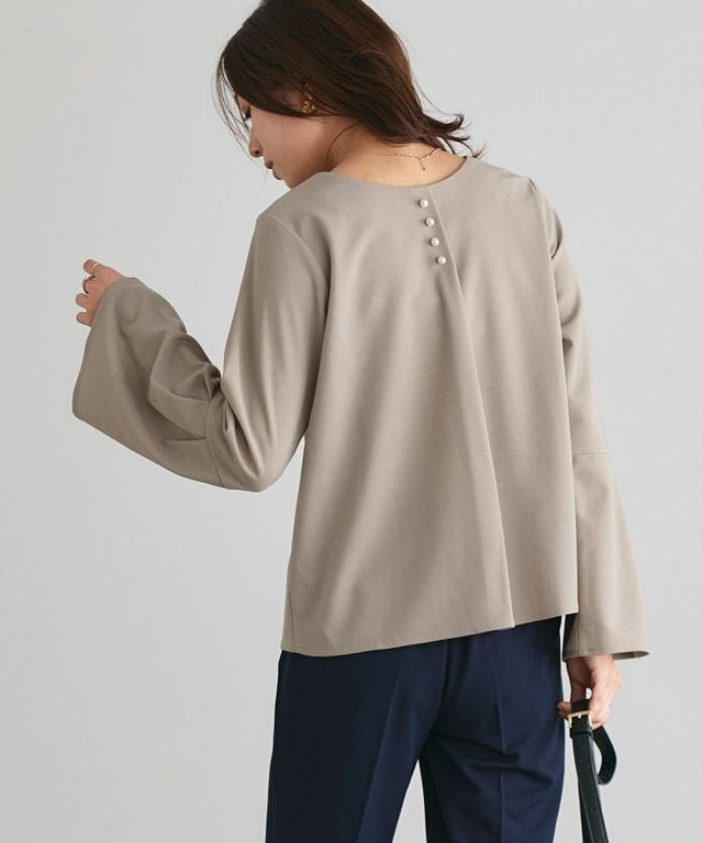 【ピエロ/Pierrot】の裏微起毛2wayベルスリーブブラウス インテリア・キッズ・メンズ・レディースファッション・服の通販 founy(ファニー) 　ファッション　Fashion　レディースファッション　Fashion for Women　トップス・カットソー　Cut & Sew Tops　シャツ・ブラウス・オフィスカジュアル　Elegant Blouses & Button-Ups　スリーブ　Sleeve, Long Sleeve / Short Sleeve　パール　Pearl, Pearl Accent　プチプライス・低価格　Affordable / Budget Price　エレガント 上品　Elegant　167cm / グレージュ / M|ID: prp329100004254182 ipo3291000000036121438