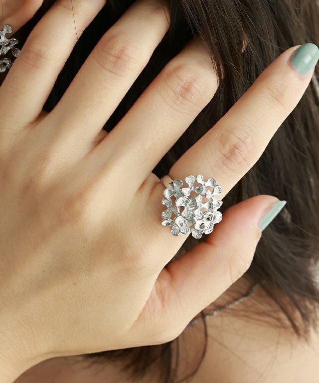 【ピエロ/Pierrot】のメタルフラワードームフリーリング[Pierrot] インテリア・キッズ・メンズ・レディースファッション・服の通販 founy(ファニー) 　ファッション　Fashion　レディースファッション　Fashion for Women　おすすめ　Recommended / Our Picks　アクセサリー　Fashion Accessories　コーティング　Coating, Coated Finish　シルバー　Silver, Metallic Silver　フォルム　Silhouette, Form　プチプライス・低価格　Affordable / Budget Price　シルバー|ID: prp329100004262518 ipo3291000000034725958