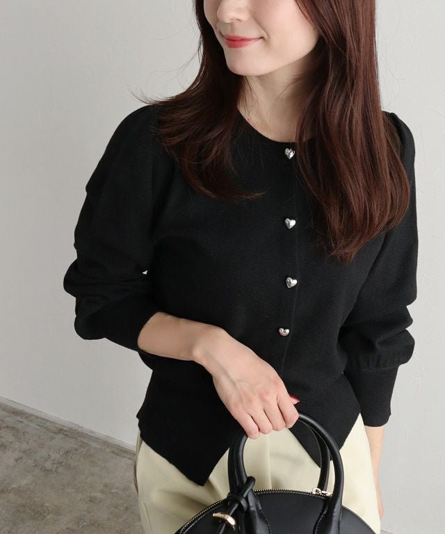 【ピエロ/Pierrot】のハートボタンニットカーディガン インテリア・キッズ・メンズ・レディースファッション・服の通販 founy(ファニー) 　ファッション　Fashion　レディースファッション　Fashion for Women　トップス・カットソー　Cut & Sew Tops　ニット　Knit Tops & Sweaters　カーディガン・羽織り　Layered Style Cardigans　カーディガン　Cardigan, Knitwear　トレンド　Trend, Trending Now　フェミニン　Feminine, Girly　フロント　Front, Front Design　プチプライス・低価格　Affordable / Budget Price　163cm / ブラック / M|ID: prp329100004337731 ipo3291000000036121758