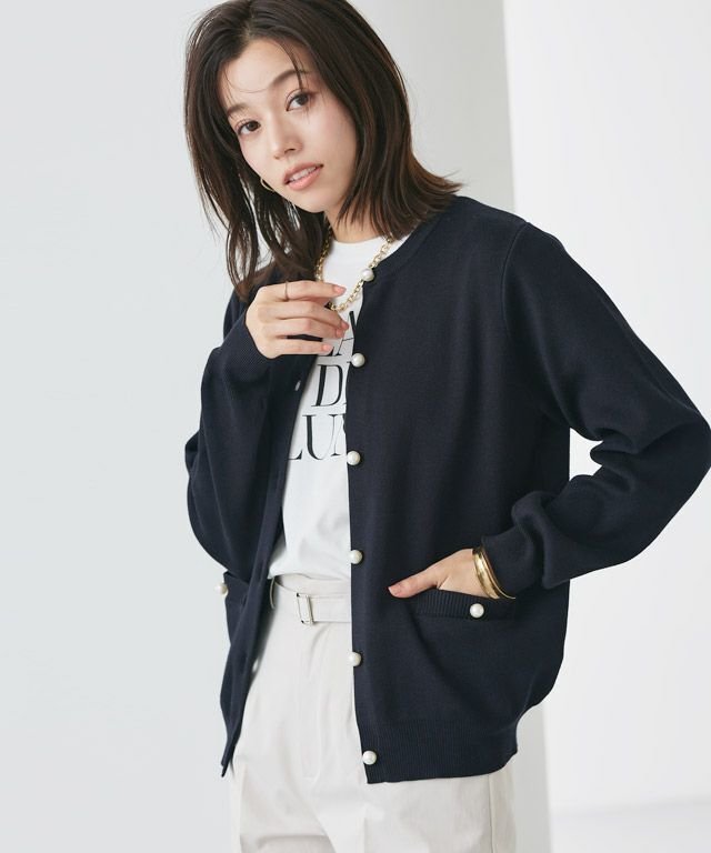 【ピエロ/Pierrot】の選べるボタン多機能ポケットニットカーディガン インテリア・キッズ・メンズ・レディースファッション・服の通販 founy(ファニー) 　ファッション　Fashion　レディースファッション　Fashion for Women　トップス・カットソー　Cut & Sew Tops　ニット　Knit Tops & Sweaters　カーディガン・羽織り　Layered Style Cardigans　ウォッシャブル　Machine Washable　シンプル　Simple, Minimal　パール　Pearl, Pearl Accent　プチプライス・低価格　Affordable / Budget Price　ポケット　Pocket, Pocket Detail　エレガント 上品　Elegant　抗菌　Antibacterial, Bacteria-Resistant　167cm / パール / ダークネイビー / M|ID: prp329100004378424 ipo3291000000035482435