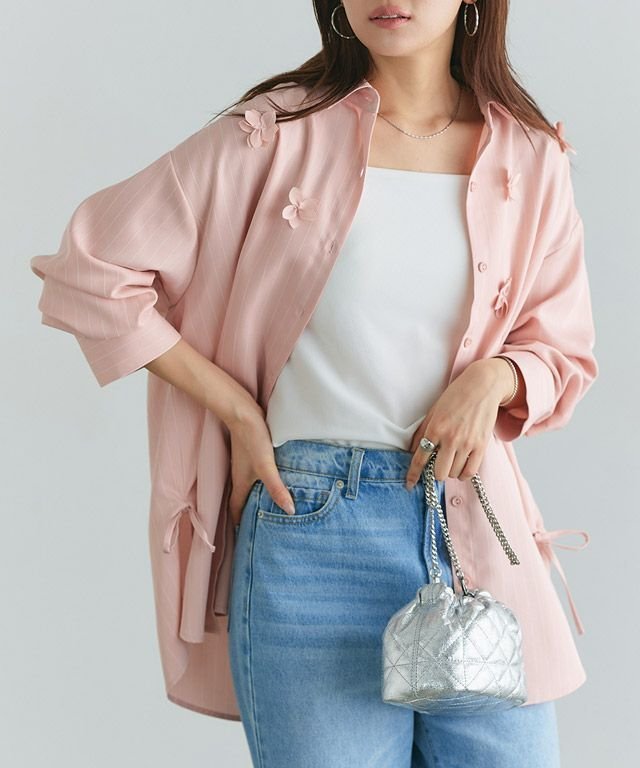 【ピエロ/Pierrot】のフラワーモチーフシャツ インテリア・キッズ・メンズ・レディースファッション・服の通販 founy(ファニー) ファッション Fashion レディースファッション Fashion for Women トップス・カットソー Cut & Sew Tops シャツ・ブラウス・オフィスカジュアル Elegant Blouses & Button-Ups 花柄・フラワープリント・モチーフ Floral Prints & Motifs / Flower Pattern Tops ストライプ Stripe, Striped Pattern プチプライス・低価格 Affordable / Budget Price モチーフ Motif, Design Theme 166cm / ストライプ / ピンク / M|ID: prp329100004383540 ipo3291000000036120189