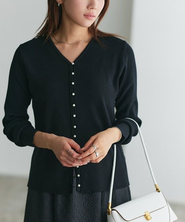 【ピエロ/Pierrot】のちびパールアクセントカーディガン インテリア・キッズ・メンズ・レディースファッション・服の通販 founy(ファニー) https://founy.com/ ファッション Fashion レディースファッション WOMEN トップス・カットソー Tops/Tshirt カーディガン Cardigans 送料無料 Free Shipping 2025年 2025 2025春夏・S/S Ss,Spring/Summer,2025 ウォッシャブル Washable カーディガン Cardigan シンプル Simple パール Pearl プチプライス・低価格 Affordable エレガント 上品 Elegant 抗菌 Antibacterial |ID: prp329100004383551 ipo3291000000030638839