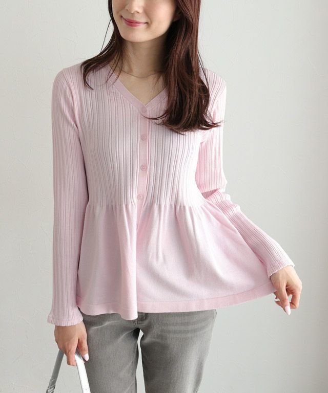 【ピエロ/Pierrot】のリブ切り替えペプラムニットカーディガン インテリア・キッズ・メンズ・レディースファッション・服の通販 founy(ファニー) 　ファッション　Fashion　レディースファッション　Fashion for Women　トップス・カットソー　Cut & Sew Tops　ニット　Knit Tops & Sweaters　カーディガン・羽織り　Layered Style Cardigans　ギャザー　Gathered, Ruffled　デコルテ　Décolleté, Neckline　フレア　Flare, Flared　プチプライス・低価格　Affordable / Budget Price　163cm / パウダーピンク / M|ID: prp329100004390605 ipo3291000000035517659