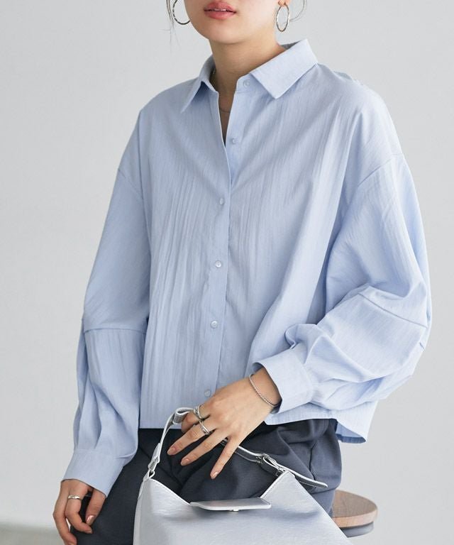 【ピエロ/Pierrot】のランタンボリュームショートシャツ インテリア・キッズ・メンズ・レディースファッション・服の通販 founy(ファニー) 　ファッション　Fashion　レディースファッション　Fashion for Women　トップス・カットソー　Cut & Sew Tops　シャツ・ブラウス・オフィスカジュアル　Elegant Blouses & Button-Ups　トレンド　Trend, Trending Now　プチプライス・低価格　Affordable / Budget Price　エレガント 上品　Elegant　今季　This Season, Current Season　切替　Switching, Contrast Panel　羽織　Haori, Light Jacket　166cm / ライトブルー / M|ID: prp329100004408928 ipo3291000000036119602