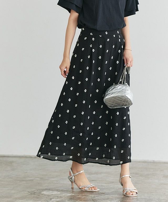 【ピエロ/Pierrot】のエンブロイダリーフラワーセミフレアスカート インテリア・キッズ・メンズ・レディースファッション・服の通販 founy(ファニー) 　ファッション　Fashion　レディースファッション　Fashion for Women　スカート　Skirts　Aライン・フレアスカート　A-Line & Flared Skirts　シンプル　Simple, Minimal　プチプライス・低価格　Affordable / Budget Price　ワッシャー　Washer, Crinkled Finish　167cm / ブラック / M|ID: prp329100004475680 ipo3291000000036072835