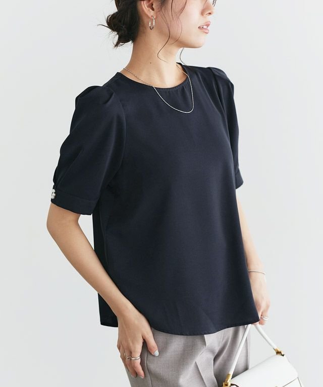 【ピエロ/Pierrot】の袖パールデザインタックブラウス 人気、トレンドファッション・服の通販 founy(ファニー) 　ファッション　Fashion　レディースファッション　WOMEN　トップス・カットソー　Tops/Tshirt　シャツ/ブラウス　Shirts/Blouses　送料無料　Free Shipping　2025年　2025　2025春夏・S/S　Ss,Spring/Summer,2025　シンプル　Simple　パール　Pearl　プチプライス・低価格　Affordable　エレガント 上品　Elegant　 other-1|ID: prp329100004481045 ipo3291000000031591317