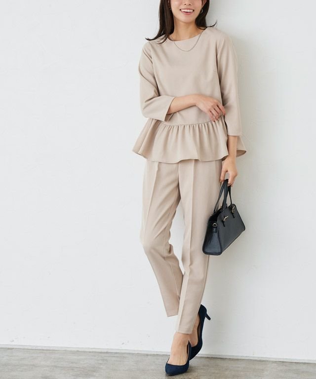 【ピエロ/Pierrot】のフリルセットアップ インテリア・キッズ・メンズ・レディースファッション・服の通販 founy(ファニー) 　ファッション　Fashion　レディースファッション　Fashion for Women　セットアップ　Matching Sets　スーツ　Business Suits & Workwear　スーツセット・2点セット・レディーススーツ　Suit Sets / 2-Piece Suits / Office Suit Sets　送料無料　Free Shipping　スーツ　Suit, Formalwear　セットアップ　Set-Up, Coordinated Outfit　センター　Center, Center Line　フェミニン　Feminine, Girly　フリル　Frill, Ruffle　プチプライス・低価格　Affordable / Budget Price　167cm / グレージュ / M|ID: prp329100004508246 ipo3291000000032775626