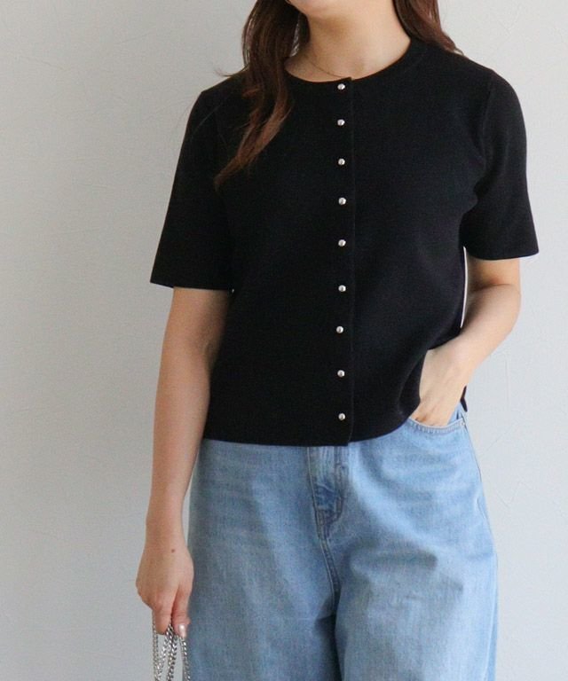 【ピエロ/Pierrot】のメタルボタンニットカーディガン インテリア・キッズ・メンズ・レディースファッション・服の通販 founy(ファニー) https://founy.com/ ファッション Fashion レディースファッション WOMEN トップス・カットソー Tops/Tshirt ニット Knit Tops カーディガン Cardigans 2025年 2025 2025春夏・S/S Ss,Spring/Summer,2025 カーディガン Cardigan クロップド Cropped トレンド Trend フロント Front プチプライス・低価格 Affordable メタル Metal |ID: prp329100004508253 ipo3291000000031825649