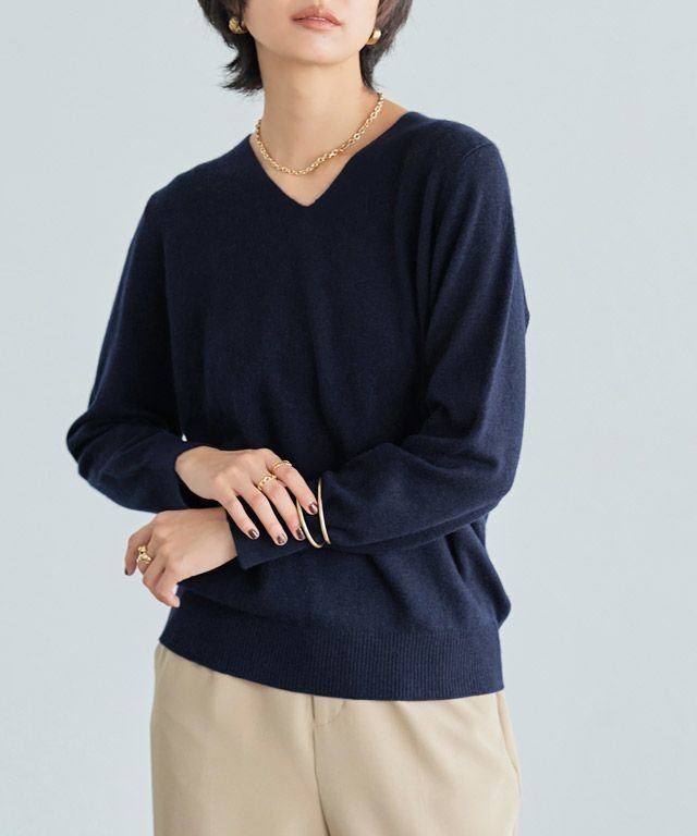 【ピエロ/Pierrot】のRASW カシミヤ100%Vネックニット インテリア・キッズ・メンズ・レディースファッション・服の通販 founy(ファニー) ファッション Fashion レディースファッション Fashion for Women トップス・カットソー Cut & Sew Tops ニット Knit Tops & Sweaters Vネックトップス V-Neck Tops / V-Cut Neckline Shirts 送料無料 Free Shipping おすすめ Recommended / Our Picks アンサンブル Ensemble Set シンプル Simple, Minimal プチプライス・低価格 Affordable / Budget Price ベーシック Basic, Essential ボトム Bottoms, Lower Wear マフラー Scarf, Muffler 166cm / ネイビー / M|ID: prp329100004515338 ipo3291000000034231822