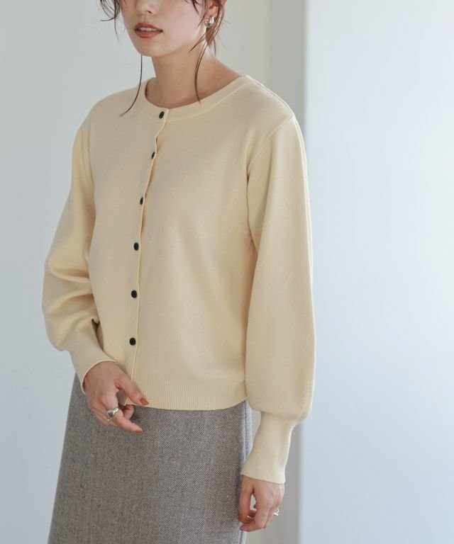 【ピエロ/Pierrot】のボリュームスリーブニットカーディガン インテリア・キッズ・メンズ・レディースファッション・服の通販 founy(ファニー) 　ファッション　Fashion　レディースファッション　WOMEN　トップス・カットソー　Tops/Tshirt　ニット　Knit Tops　カーディガン　Cardigans　ボリュームスリーブ / フリル袖　Volume Sleeve　カーディガン　Cardigan　スリーブ　Sleeve　プチプライス・低価格　Affordable　アイボリー|ID: prp329100004516472 ipo3291000000031917649
