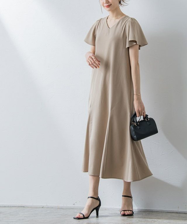 【ピエロ/Pierrot】のフレアスリーブワンピース インテリア・キッズ・メンズ・レディースファッション・服の通販 founy(ファニー) 　ファッション　Fashion　レディースファッション　Fashion for Women　ワンピース　Dresses　スリーブ　Sleeve, Long Sleeve / Short Sleeve　デコルテ　Décolleté, Neckline　フレア　Flare, Flared　プチプライス・低価格　Affordable / Budget Price　マーメイド　Mermaid, Fishtail Silhouette　エレガント 上品　Elegant　ライトベージュ|ID: prp329100004562465 ipo3291000000032979466