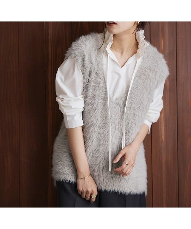 【ピエロ/Pierrot】のシャギーVネックニットベスト インテリア・キッズ・メンズ・レディースファッション・服の通販 founy(ファニー) 　ファッション　Fashion　レディースファッション　Fashion for Women　アウター　Coat / Outerwear Collection　トップス・カットソー　Cut & Sew Tops　ニット　Knit Tops & Sweaters　ベスト&ジレ / 重ね着スタイル　Vests & Gilets　Vネックトップス　V-Neck Tops / V-Cut Neckline Shirts　インナー　Innerwear　シンプル　Simple, Minimal　トレンド　Trend, Trending Now　プチプライス・低価格　Affordable / Budget Price　167㎝ / グレー / M|ID: prp329100004562482 ipo3291000000032260627