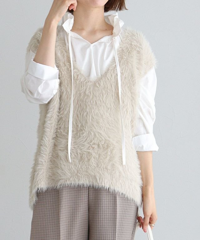 【ピエロ/Pierrot】のシャギーVネックニットベスト インテリア・キッズ・メンズ・レディースファッション・服の通販 founy(ファニー) 　ファッション　Fashion　レディースファッション　Fashion for Women　アウター　Coat / Outerwear Collection　トップス・カットソー　Cut & Sew Tops　ニット　Knit Tops & Sweaters　ベスト&ジレ / 重ね着スタイル　Vests & Gilets　Vネックトップス　V-Neck Tops / V-Cut Neckline Shirts　インナー　Innerwear　シンプル　Simple, Minimal　トレンド　Trend, Trending Now　プチプライス・低価格　Affordable / Budget Price　163㎝ / ライトベージュ / M|ID: prp329100004562482 ipo3291000000032260629