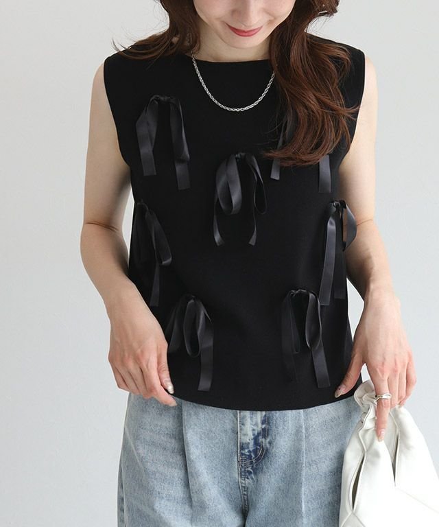 【ピエロ/Pierrot】のリボンモチーフノースリーブニット 人気、トレンドファッション・服の通販 founy(ファニー) 　ファッション　Fashion　レディースファッション　WOMEN　トップス・カットソー　Tops/Tshirt　ニット　Knit Tops　キャミソール / ノースリーブ　No Sleeves　送料無料　Free Shipping　2025年　2025　2025春夏・S/S　Ss,Spring/Summer,2025　スラックス　Slacks　デニム　Denim　フェミニン　Feminine　フロント　Front　プチプライス・低価格　Affordable　モチーフ　Motif　リボン　Ribbon　夏　Summer　 other-1|ID: prp329100004564020 ipo3291000000032275476