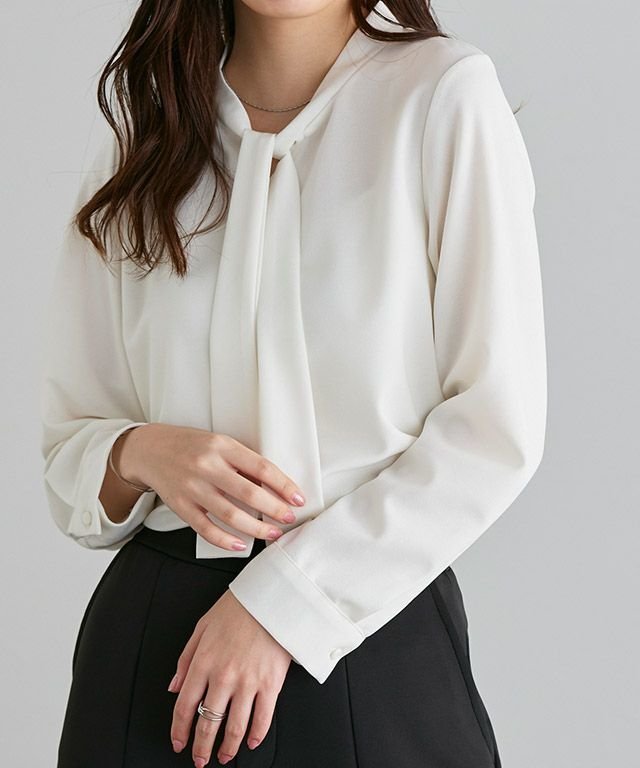【ピエロ/Pierrot】のタイデザインTブラウス インテリア・キッズ・メンズ・レディースファッション・服の通販 founy(ファニー) 　ファッション　Fashion　レディースファッション　Ladies' Fashion Online　トップス・カットソー　Tops/Tshirt　シャツ/ブラウス　Shirts/Blouses　送料無料　Free Shipping　カットソー　Cut And Sew　カフス　Cuffs　シンプル　Simple　ジョーゼット　Georgette　スリーブ　Sleeve　プチプライス・低価格　Affordable　オフホワイト|ID: prp329100004590743 ipo3291000000032576118