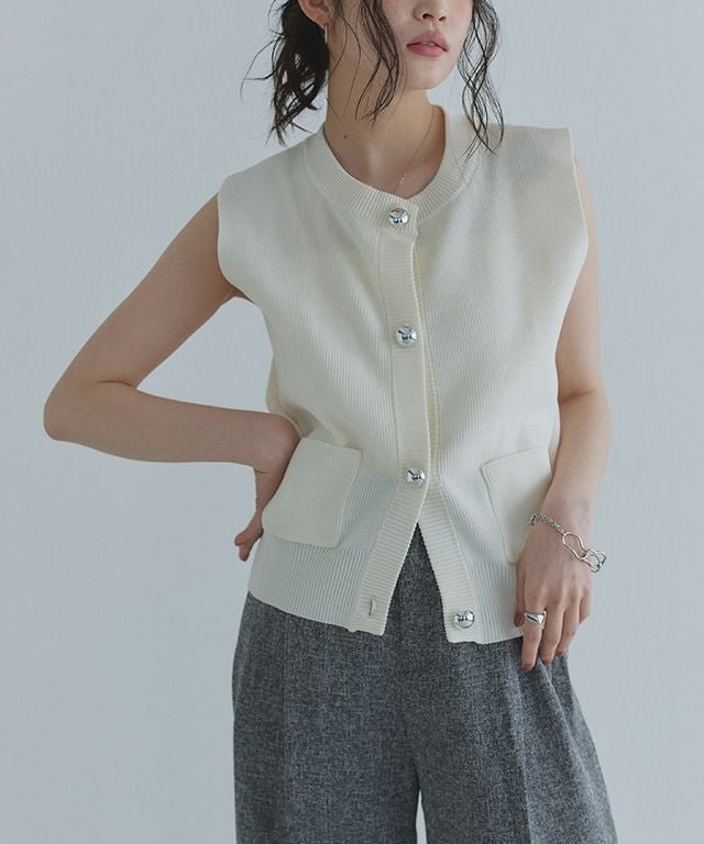 【ピエロ/Pierrot】のECLAM BIGボタンニットベスト インテリア・キッズ・メンズ・レディースファッション・服の通販 founy(ファニー) 　ファッション　Fashion　レディースファッション　Fashion for Women　アウター　Coat / Outerwear Collection　トップス・カットソー　Cut & Sew Tops　ニット　Knit Tops & Sweaters　ベスト&ジレ / 重ね着スタイル　Vests & Gilets　おすすめ　Recommended / Our Picks　スラックス　Slacks, Dress Pants　デニム　Denim, Jeans Material　ノースリーブ　Sleeveless, No-Sleeve　フレア　Flare, Flared　フロント　Front, Front Design　プチプライス・低価格　Affordable / Budget Price　ベスト　Vest, Waistcoat　[ECLAM] BIGボタンニットベスト|ID: prp329100004591497 ipo3291000000035966590