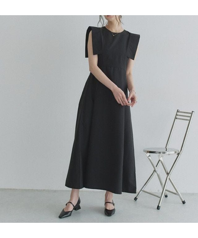 【ピエロ/Pierrot】のECLAM ブロードスクエアスリーブワンピース インテリア・キッズ・メンズ・レディースファッション・服の通販 founy(ファニー) 　ファッション　Fashion　レディースファッション　Fashion for Women　ワンピース　Dresses　スクエア　Square, Square Shape　スリーブ　Sleeve, Long Sleeve / Short Sleeve　フレア　Flare, Flared　ブルゾン　Blouson, Bomber Jacket　プチプライス・低価格　Affordable / Budget Price　エレガント 上品　Elegant　切替　Switching, Contrast Panel　夏　Summer　[ECLAM] ブロードスクエアスリーブワンピース|ID: prp329100004602067 ipo3291000000036296388