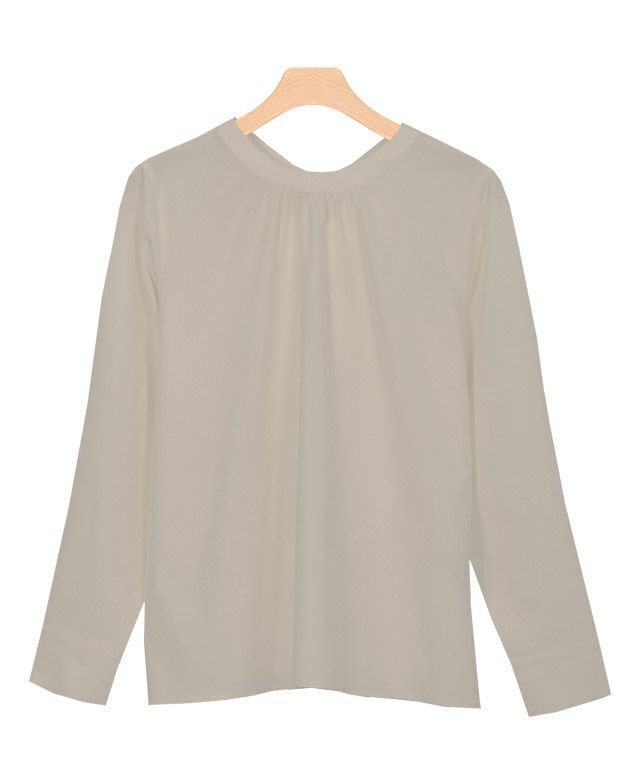 【ピエロ/Pierrot】の2wayハイネックリボンブラウス インテリア・キッズ・メンズ・レディースファッション・服の通販 founy(ファニー) 　ファッション　Fashion　レディースファッション　Fashion for Women　トップス・カットソー　Cut & Sew Tops　シャツ・ブラウス・オフィスカジュアル　Elegant Blouses & Button-Ups　カフス　Cuff Design　シンプル　Simple, Minimal　スリーブ　Sleeve, Long Sleeve / Short Sleeve　ドット　Polka Dot, Dot Pattern　フェミニン　Feminine, Girly　プチプライス・低価格　Affordable / Budget Price　リボン　Ribbon, Bow　無地　Plain, Solid Color　無地/グレージュ|ID: prp329100004610064 ipo3291000000032979485