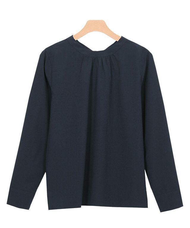【ピエロ/Pierrot】の2wayハイネックリボンブラウス インテリア・キッズ・メンズ・レディースファッション・服の通販 founy(ファニー) 　ファッション　Fashion　レディースファッション　Fashion for Women　トップス・カットソー　Cut & Sew Tops　シャツ・ブラウス・オフィスカジュアル　Elegant Blouses & Button-Ups　カフス　Cuff Design　シンプル　Simple, Minimal　スリーブ　Sleeve, Long Sleeve / Short Sleeve　ドット　Polka Dot, Dot Pattern　フェミニン　Feminine, Girly　プチプライス・低価格　Affordable / Budget Price　リボン　Ribbon, Bow　無地　Plain, Solid Color　無地/ネイビー|ID: prp329100004610064 ipo3291000000032979489