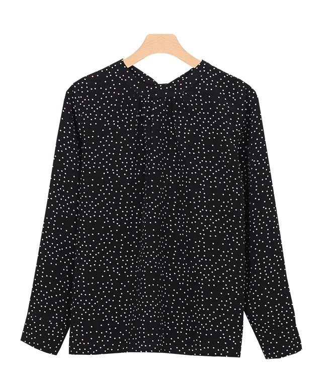【ピエロ/Pierrot】の2wayハイネックリボンブラウス インテリア・キッズ・メンズ・レディースファッション・服の通販 founy(ファニー) 　ファッション　Fashion　レディースファッション　Fashion for Women　トップス・カットソー　Cut & Sew Tops　シャツ・ブラウス・オフィスカジュアル　Elegant Blouses & Button-Ups　カフス　Cuff Design　シンプル　Simple, Minimal　スリーブ　Sleeve, Long Sleeve / Short Sleeve　ドット　Polka Dot, Dot Pattern　フェミニン　Feminine, Girly　プチプライス・低価格　Affordable / Budget Price　リボン　Ribbon, Bow　無地　Plain, Solid Color　ドット/ブラック|ID: prp329100004610064 ipo3291000000032979492