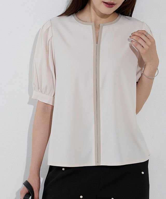 【ピエロ/Pierrot】の2way配色ボリューム袖ブラウス インテリア・キッズ・メンズ・レディースファッション・服の通販 founy(ファニー) 　ファッション　Fashion　レディースファッション　Fashion for Women　トップス・カットソー　Cut & Sew Tops　シャツ・ブラウス・オフィスカジュアル　Elegant Blouses & Button-Ups　とろみ　Fluid, Flowy Fabric　フロント　Front, Front Design　プチプライス・低価格　Affordable / Budget Price　エレガント 上品　Elegant　166cm / アイボリー×グレージュ / M|ID: prp329100004616232 ipo3291000000035481189