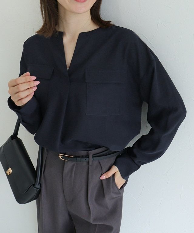 【ピエロ/Pierrot】のポケットノーカラースキッパーブラウス 人気、トレンドファッション・服の通販 founy(ファニー) ファッション Fashion レディースファッション Fashion for Women トップス・カットソー Cut & Sew Tops シャツ・ブラウス・オフィスカジュアル Elegant Blouses & Button-Ups おすすめ Recommended / Our Picks とろみ Fluid, Flowy Fabric カーゴパンツ Cargo Pants, Utility Pants シンプル Simple, Minimal スキッパー Skipper, Open Collar スリット Slit, Slit Detail デニム Denim, Jeans Material バランス Balance, Style Balance プチプライス・低価格 Affordable / Budget Price ボトム Bottoms, Lower Wear ポケット Pocket, Pocket Detail ラウンド Round, Round Neck エレガント 上品 Elegant other-1|ID: prp329100004626686 ipo3291000000034545501