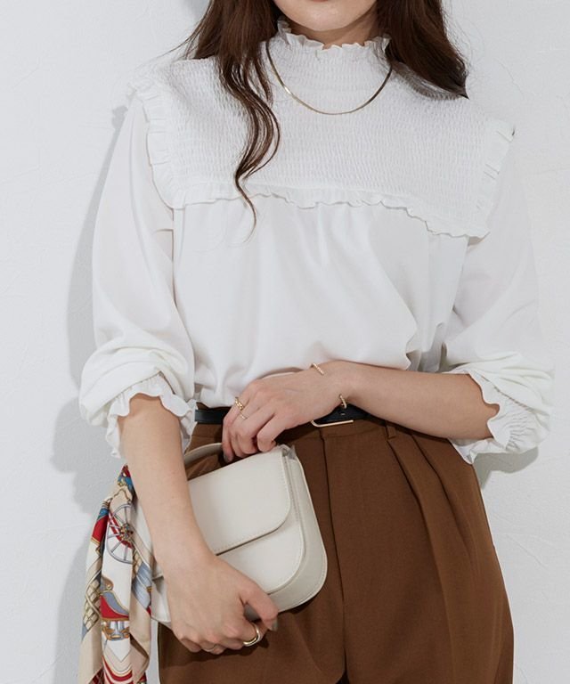 【ピエロ/Pierrot】のシャーリングフリルブラウス インテリア・キッズ・メンズ・レディースファッション・服の通販 founy(ファニー) https://founy.com/ ファッション Fashion レディースファッション Fashion for Women トップス・カットソー Cut & Sew Tops シャツ・ブラウス・オフィスカジュアル Elegant Blouses & Button-Ups おすすめ Recommended / Our Picks インナー Innerwear シャーリング Shirring, Ruched ジャケット Jacket, Outerwear フェミニン Feminine, Girly フリル Frill, Ruffle プチプライス・低価格 Affordable / Budget Price エレガント 上品 Elegant |ID: prp329100004630288 ipo3291000000033302545