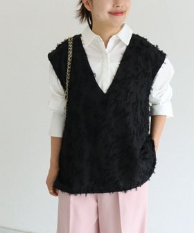 【ピエロ/Pierrot】 ジャカードVネックベスト人気、トレンドファッション・服の通販 founy(ファニー) ファッション Fashion レディースファッション Fashion for Women アウター Coat / Outerwear Collection トップス・カットソー Cut & Sew Tops ベスト&ジレ / 重ね着スタイル Vests & Gilets Vネックトップス V-Neck Tops / V-Cut Neckline Shirts 送料無料 Free Shipping インナー Innerwear シンプル Simple, Minimal ジャカード／ジャガード Jacquard, Woven Pattern トレンド Trend, Trending Now プチプライス・低価格 Affordable / Budget Price ベスト Vest, Waistcoat ロング Long, Long-Length |ID:prp329100004630290