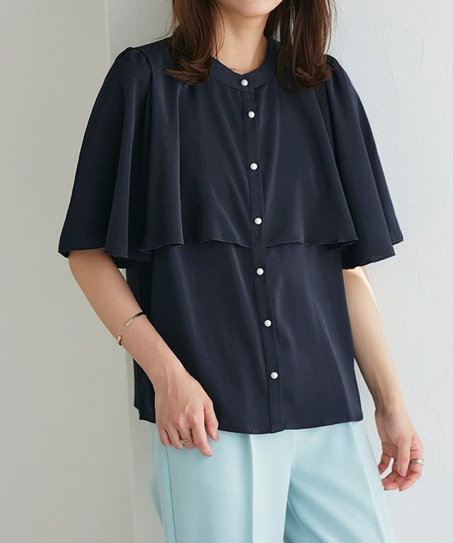 【ピエロ/Pierrot】の防汚ケープデザインブラウス インテリア・キッズ・メンズ・レディースファッション・服の通販 founy(ファニー) https://founy.com/ ファッション Fashion レディースファッション Fashion for Women トップス・カットソー Cut & Sew Tops シャツ・ブラウス・オフィスカジュアル Elegant Blouses & Button-Ups パール Pearl, Pearl Accent プチプライス・低価格 Affordable / Budget Price |ID: prp329100004632204 ipo3291000000033335040