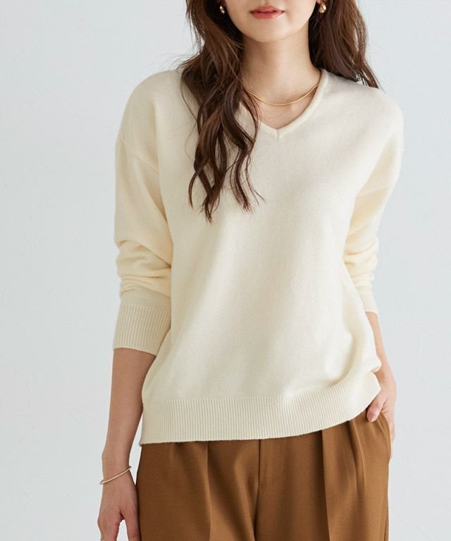 【ピエロ/Pierrot】のプレミアムカシミヤタッチオーバーサイズニット インテリア・キッズ・メンズ・レディースファッション・服の通販 founy(ファニー) 　ファッション　Fashion　レディースファッション　Fashion for Women　トップス・カットソー　Cut & Sew Tops　ニット　Knit Tops & Sweaters　送料無料　Free Shipping　シンプル　Simple, Minimal　スラックス　Slacks, Dress Pants　デニム　Denim, Jeans Material　プチプライス・低価格　Affordable / Budget Price　エレガント 上品　Elegant　166cm / アイボリー / Vネック / M|ID: prp329100004672057 ipo3291000000034788874