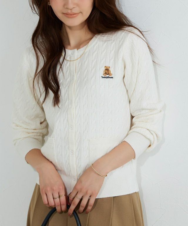【ピエロ/Pierrot】のTeddyBear ケーブルポケットニットカーディガン インテリア・キッズ・メンズ・レディースファッション・服の通販 founy(ファニー) 　ファッション　Fashion　レディースファッション　Fashion for Women　トップス・カットソー　Cut & Sew Tops　ニット　Knit Tops & Sweaters　カーディガン・羽織り　Layered Style Cardigans　送料無料　Free Shipping　カーディガン　Cardigan, Knitwear　トレンド　Trend, Trending Now　プチプライス・低価格　Affordable / Budget Price　ベーシック　Basic, Essential　エレガント 上品　Elegant　166cm / オフホワイト / M|ID: prp329100004684947 ipo3291000000033833066