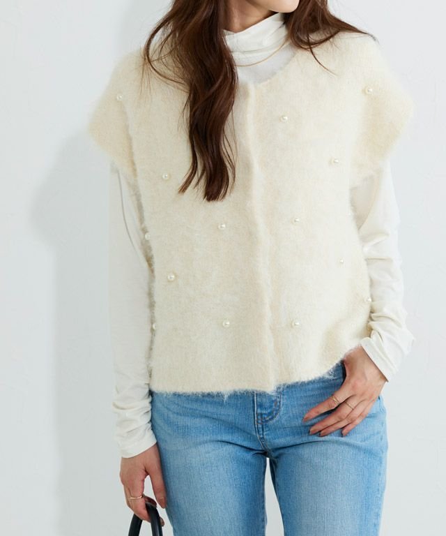 【ピエロ/Pierrot】のパールフレンチベスト インテリア・キッズ・メンズ・レディースファッション・服の通販 founy(ファニー) 　ファッション　Fashion　レディースファッション　Fashion for Women　アウター　Coat / Outerwear Collection　トップス・カットソー　Cut & Sew Tops　ベスト&ジレ / 重ね着スタイル　Vests & Gilets　送料無料　Free Shipping　インナー　Innerwear　シンプル　Simple, Minimal　パール　Pearl, Pearl Accent　フェミニン　Feminine, Girly　プチプライス・低価格　Affordable / Budget Price　ベスト　Vest, Waistcoat　166cm / アイボリー / M|ID: prp329100004684952 ipo3291000000033833091