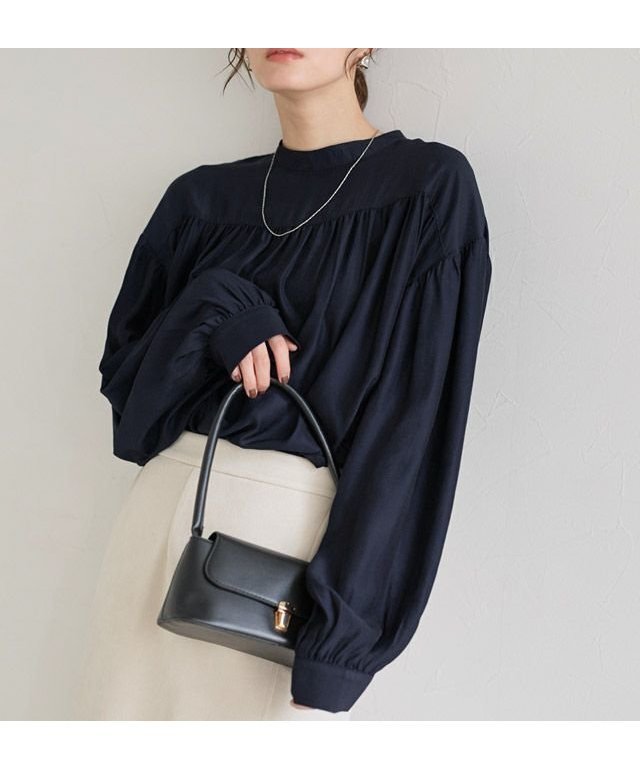 【ピエロ/Pierrot】のギャザーデザインボリュームブラウス インテリア・キッズ・メンズ・レディースファッション・服の通販 founy(ファニー) 　ファッション　Fashion　レディースファッション　Fashion for Women　トップス・カットソー　Cut & Sew Tops　シャツ・ブラウス・オフィスカジュアル　Elegant Blouses & Button-Ups　送料無料　Free Shipping　ギャザー　Gathered, Ruffled　スリーブ　Sleeve, Long Sleeve / Short Sleeve　プチプライス・低価格　Affordable / Budget Price　167cm / ネイビー / M|ID: prp329100004690039 ipo3291000000033870639