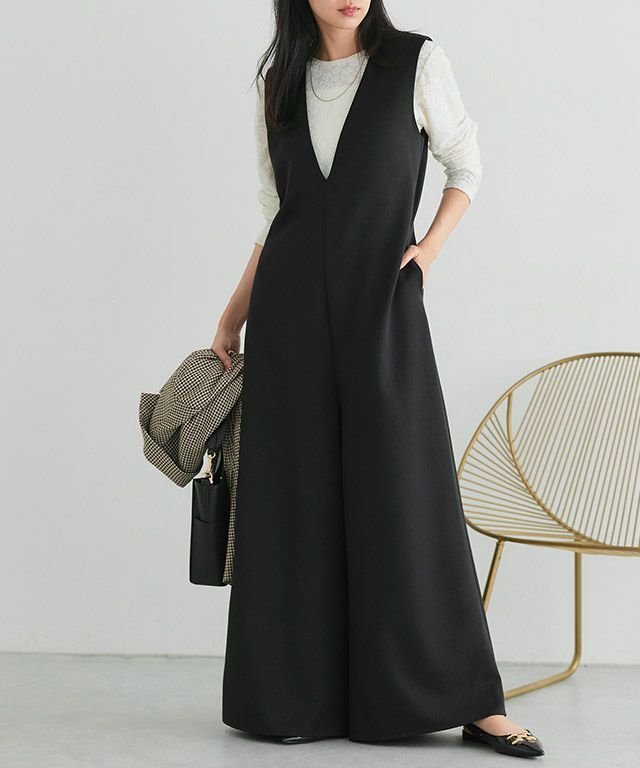 【ピエロ/Pierrot】のVネックフレアヘムオールインワン 人気、トレンドファッション・服の通販 founy(ファニー) 　ファッション　Fashion　レディースファッション　Fashion for Women　トップス・カットソー　Cut & Sew Tops　Vネックトップス　V-Neck Tops / V-Cut Neckline Shirts　ワンピース　Dresses　オールインワン・ワンピース　Dresses and Jumpsuits　おすすめ　Recommended / Our Picks　シンプル　Simple, Minimal　プチプライス・低価格　Affordable / Budget Price　 other-1|ID: prp329100004700672 ipo3291000000035620471