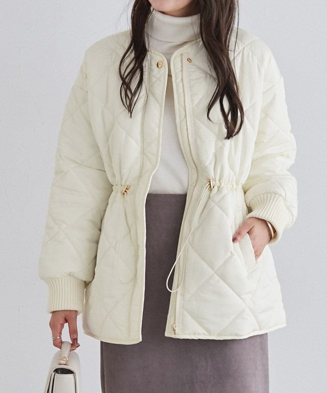 【ピエロ/Pierrot】の中綿キルティングドロストコート インテリア・キッズ・メンズ・レディースファッション・服の通販 founy(ファニー) 　ファッション　Fashion　レディースファッション　Fashion for Women　アウター　Coat / Outerwear Collection　コート・ロングコート・ピーコート　Long Coats, Peacoats & More　レディースジャケット・軽アウター　Jackets　キルティング　Quilted, Quilting　ストール　Stole, Wrap　タートルネック　Turtleneck, High Neck　トレンド　Trend, Trending Now　バランス　Balance, Style Balance　プチプライス・低価格　Affordable / Budget Price　ミドル　Middle Length, Mid Height　166cm / アイボリー / M|ID: prp329100004714446 ipo3291000000034606842