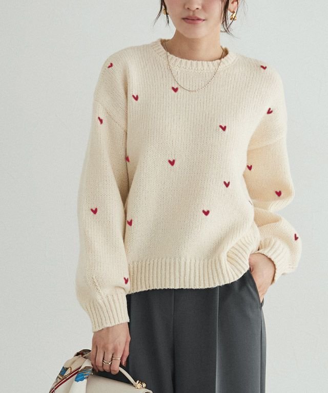 【ピエロ/Pierrot】のハート刺繍ニット 【shiho channelさん紹介アイテム】 インテリア・キッズ・メンズ・レディースファッション・服の通販 founy(ファニー) 　ファッション　Fashion　レディースファッション　Fashion for Women　トップス・カットソー　Cut & Sew Tops　ニット　Knit Tops & Sweaters　シンプル　Simple, Minimal　プチプライス・低価格　Affordable / Budget Price　エレガント 上品　Elegant　166cm / アイボリー×レッド / M|ID: prp329100004718321 ipo3291000000034338833