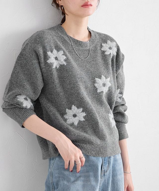 【ピエロ/Pierrot】のフラワー刺繍ニット インテリア・キッズ・メンズ・レディースファッション・服の通販 founy(ファニー) 　ファッション　Fashion　レディースファッション　Fashion for Women　トップス・カットソー　Cut & Sew Tops　ニット　Knit Tops & Sweaters　送料無料　Free Shipping　フラワー　Flower, Floral　プチプライス・低価格　Affordable / Budget Price　リラックス　Relax, Relaxed Fit　167cm / 杢チャコール×グレー / M|ID: prp329100004718323 ipo3291000000034093209