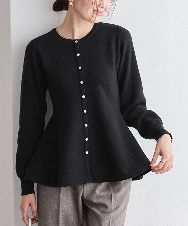 【ピエロ/Pierrot】のゴールドボタンペプラムカーディガン インテリア・キッズ・メンズ・レディースファッション・服の通販 founy(ファニー) 　ファッション　Fashion　レディースファッション　Fashion for Women　トップス・カットソー　Cut & Sew Tops　カーディガン・羽織り　Layered Style Cardigans　送料無料　Free Shipping　カーディガン　Cardigan, Knitwear　バランス　Balance, Style Balance　プチプライス・低価格　Affordable / Budget Price　ペプラム　Peplum, Flared Hem　ゴールドボタンペプラムカーディガン【Pierrot】|ID: prp329100004730003 ipo3291000000034169512