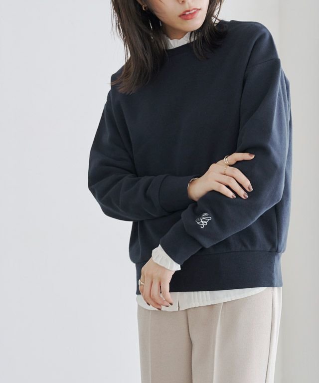 【ピエロ/Pierrot】の袖刺繍スウェット インテリア・キッズ・メンズ・レディースファッション・服の通販 founy(ファニー) 　ファッション　Fashion　レディースファッション　Fashion for Women　トップス・カットソー　Cut & Sew Tops　レディースパーカー・カジュアルフーディー　Casual Hoodies & Sweatshirts　スウェット・クルーネックトップス　Sweatshirts & Crewnecks / Relaxed Fit Sweat Tops　スウェット / スエット　Sweatshirt, Sweatwear　プチプライス・低価格　Affordable / Budget Price　ベーシック　Basic, Essential　ネイビー×オフホワイト|ID: prp329100004741244 ipo3291000000034257807