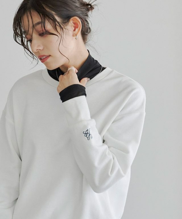 【ピエロ/Pierrot】の袖刺繍スウェット インテリア・キッズ・メンズ・レディースファッション・服の通販 founy(ファニー) 　ファッション　Fashion　レディースファッション　Fashion for Women　トップス・カットソー　Cut & Sew Tops　レディースパーカー・カジュアルフーディー　Casual Hoodies & Sweatshirts　スウェット・クルーネックトップス　Sweatshirts & Crewnecks / Relaxed Fit Sweat Tops　スウェット / スエット　Sweatshirt, Sweatwear　プチプライス・低価格　Affordable / Budget Price　ベーシック　Basic, Essential　オフホワイト×ネイビー|ID: prp329100004741244 ipo3291000000034257811